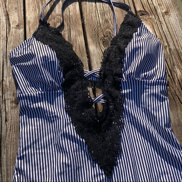 Cupshea Striped One Piece with Lace - Picture 5 of 11